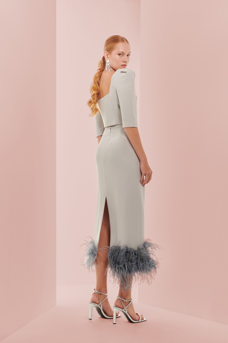 comprar online Conjunto de falda  y top corto gris con manga francesa, escote corazon y botones joya para invitada boda invierno, evento, comunion, fiesta, navidad, shoponline